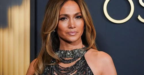 15457385459280158232?url=https%3A%2F%2Fshqiptarja.com%2Fuploads%2F780x440%2F1743083378 jenniferlopez.jpg