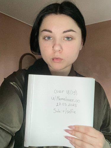 Verification r/selfie.jpg