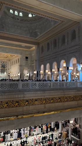 CGrKV2O6CxcqE 2J.jpg