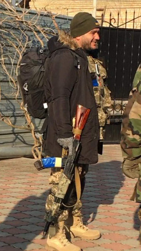 GnDIhMKW4AAQeMl.jpg