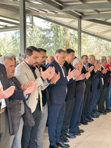 GnEEMtyXAAADmoH.jpg
