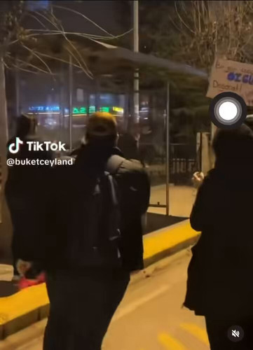 f9FKkIGPpILrunPM.jpg