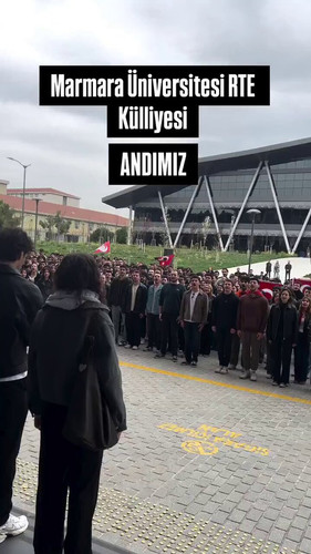  UEKNqRCQABaC hb.jpg