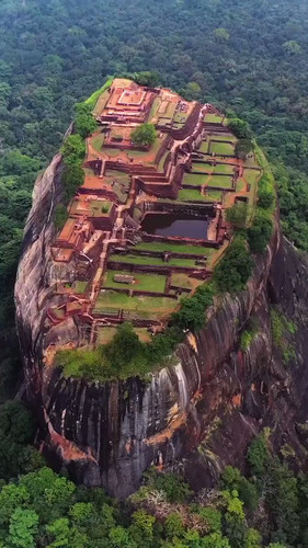 G Nr20NBu12rl1N8.jpg