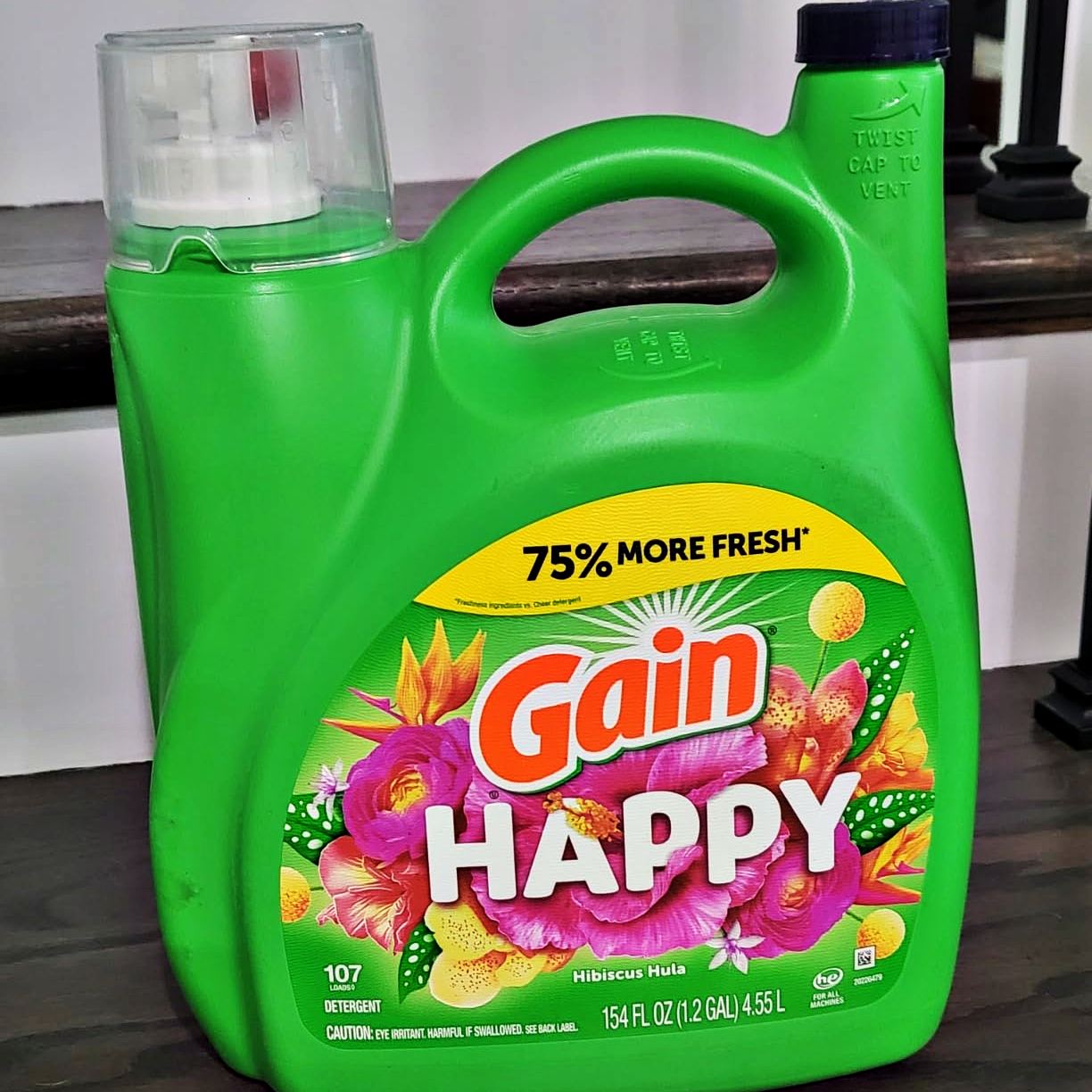 Gain Detergente líquido para roupas Happy, compatível com HE, 4,5 ml, 107 cargas