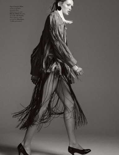 Stella Hanan by Oliver Hadlee Pearch Bazaar France May 2025 8.jpg