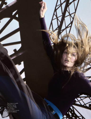 Stella Hanan by Oliver Hadlee Pearch Bazaar France May 2025 12.jpg