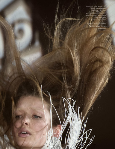 Stella Hanan by Oliver Hadlee Pearch Bazaar France May 2025 15.jpg