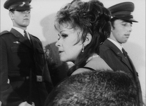 The.Ear.1970.SR.1080p.BluRay.CZ.FLAC1.0.x265.HEVC SARTRE.mkv snapshot 00.04.06 [2025.05.03 19.53.32]