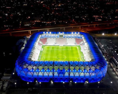 GmXUw3AWcAAi tv.jpg