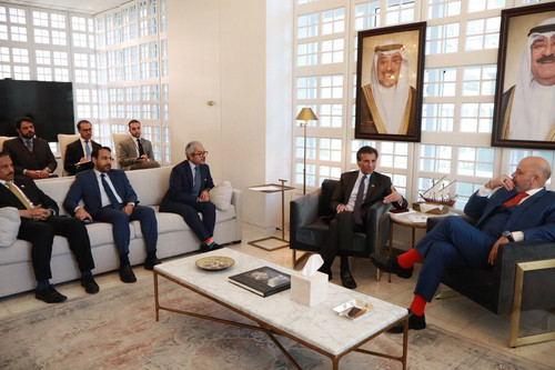 GmWMMSobQAAsR6X.jpg