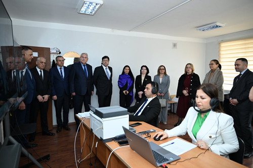 GmVZK89XAAACg06.jpg