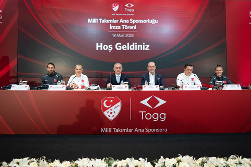 GmWV2H a8AEUNu .jpg