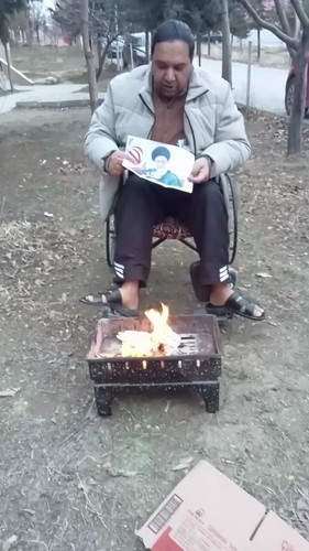 JTFMU83cDiAGtR3D.jpg