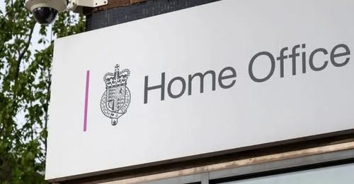 11047594380420138135?url=https%3A%2F%2Fshqiptarja.com%2Fuploads%2F780x440%2F1742477566 homeoffice.JP.jpg