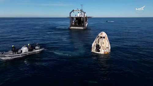 W 7vcCIW KgmpWcO.jpg