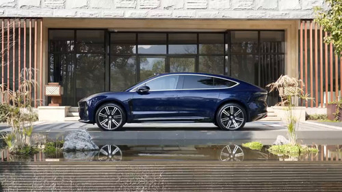 WQecl8V1Pgme l76.jpg