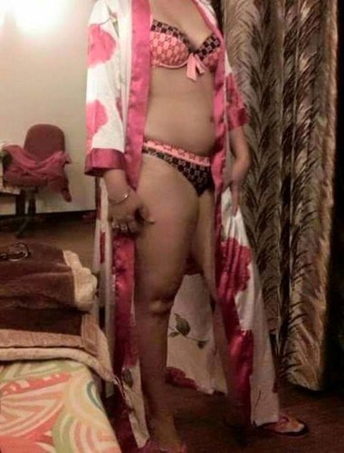 البوم كامل اهوه عشان ملك مش حرماكم من حاجه قولي في الكومنتات جامده يا ملك  3y14tGs