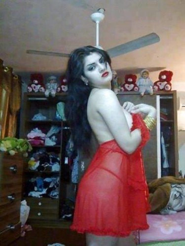 البوم كامل اهوه عشان ملك مش حرماكم من حاجه قولي في الكومنتات جامده يا ملك  3y16JuS