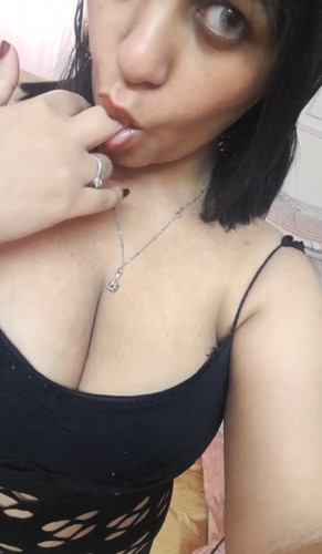 اسيل طالبة الجامعة الألمانية نودذهاتها مع كل أصحابها الجزء الاول  3y28BO7.md