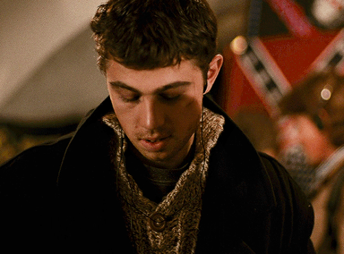 tumblr b9f3569a1dc03fe09bd9fd8cdaffdf31 f7679700 540.gif