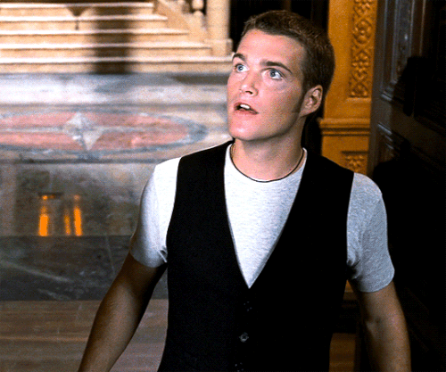tumblr c333e01c3d21d358c9590f9a18e4db12 2acd81a6 540.gif