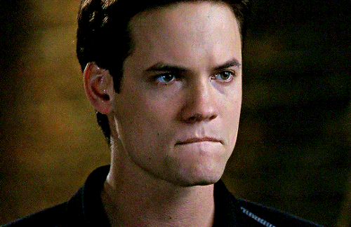 tumblr 1b59ea13346da37afca412b72454b9ea 0d098974 540.gif