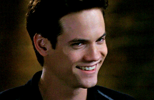 tumblr 3ce14c942bf6ae2e10e34528254fedce 82691388 540.gif