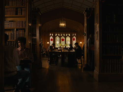 Saltburn.2023.1080p.AMZN.WEB DL.CZ EN.H.264 FLUX.mkv snapshot 00.09.34 [2025.03.22 10.16.55].jpg