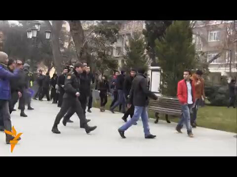 YRHIOFYurLa9NC e.jpg