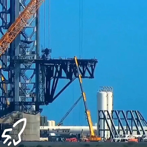 zBTLY02Npd tX9aj.jpg