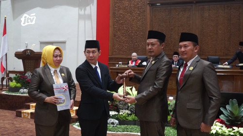 lantik dpr bjn2.jpg