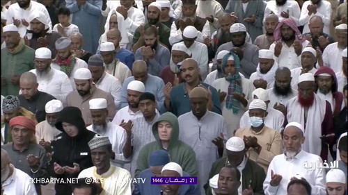 HuckBGQ MGTpvPwb.jpg