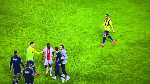 qvD kfm87u6IsAo4.jpg