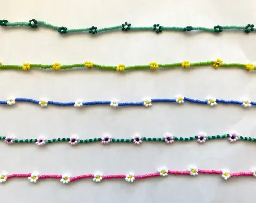 CUSTOM daisy necklace.webp
