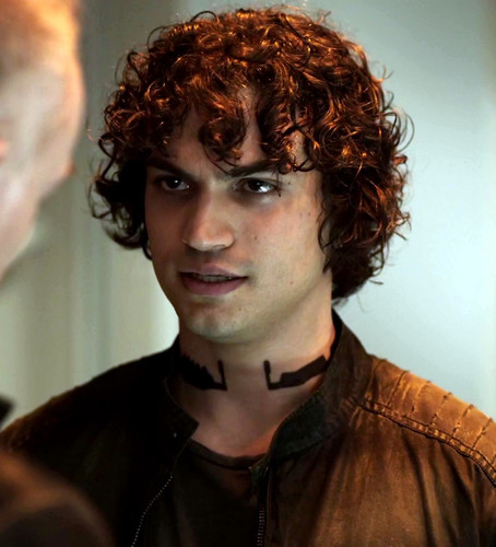 S02E07 AndrewRotilio as DiogoHarari 00c.jpg