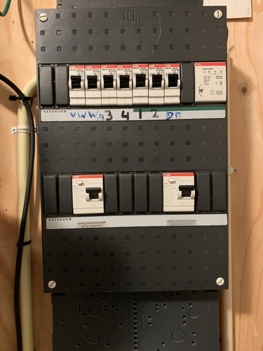 CAF25 D08 0 FD4 4665 8 F07 41597 BDA23 B7