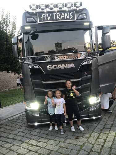 33313519 A210 4A8A 8626 F74994EAB606.jpg