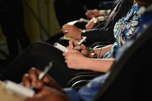 taking notes gcae2b4dc1 640.jpg