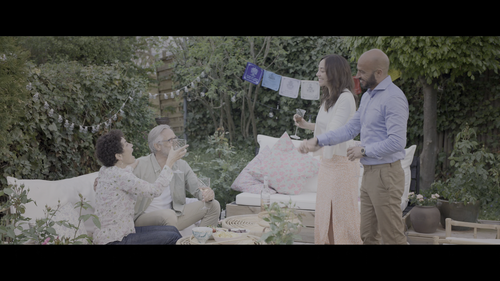 Loving.Adults.2022.1080p.NF.WEB DL.DUAL.HDR.DDP5.1.HEVC GeTrEKT.mkv snapshot 00.39.08 [2022.09.07 20.png