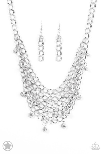 29 fishing for compliments blockbuster necklace 1 1.jpg