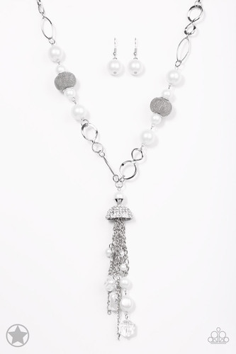 33 ivory pearls and silver chain cluster blockbu 1 1.jpg