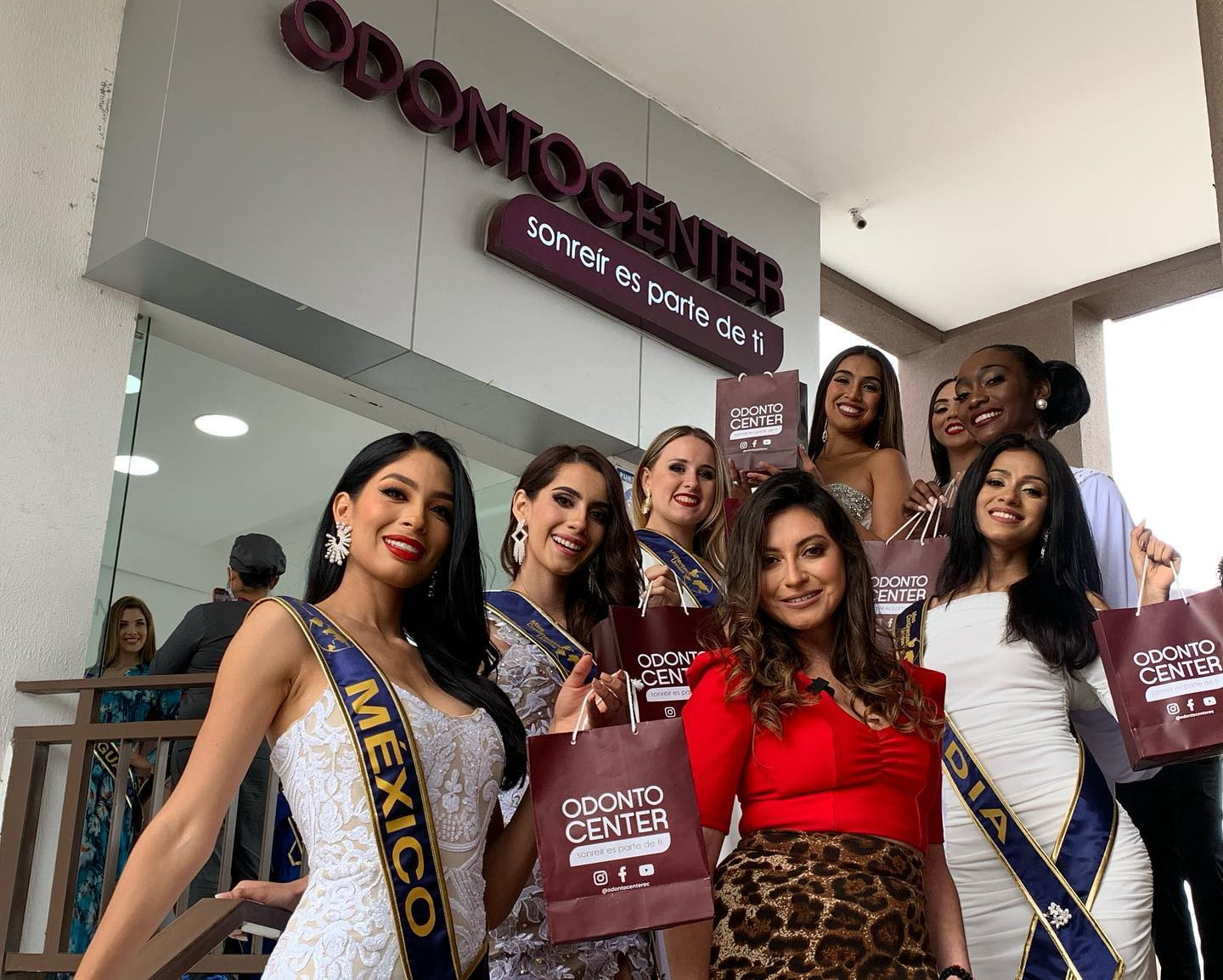 candidatas a miss continentes unidos 2022. final: 6 agosto. - Página 11 8G7O9n