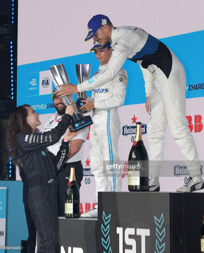 cara delevingne presents the winners trophy to formula e racing jake picture id1234155626?s=2048x204.jpg