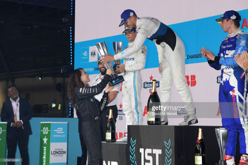 cara delevingne presents the winners trophy to formula e racing jake picture id1234155867?s=2048x204