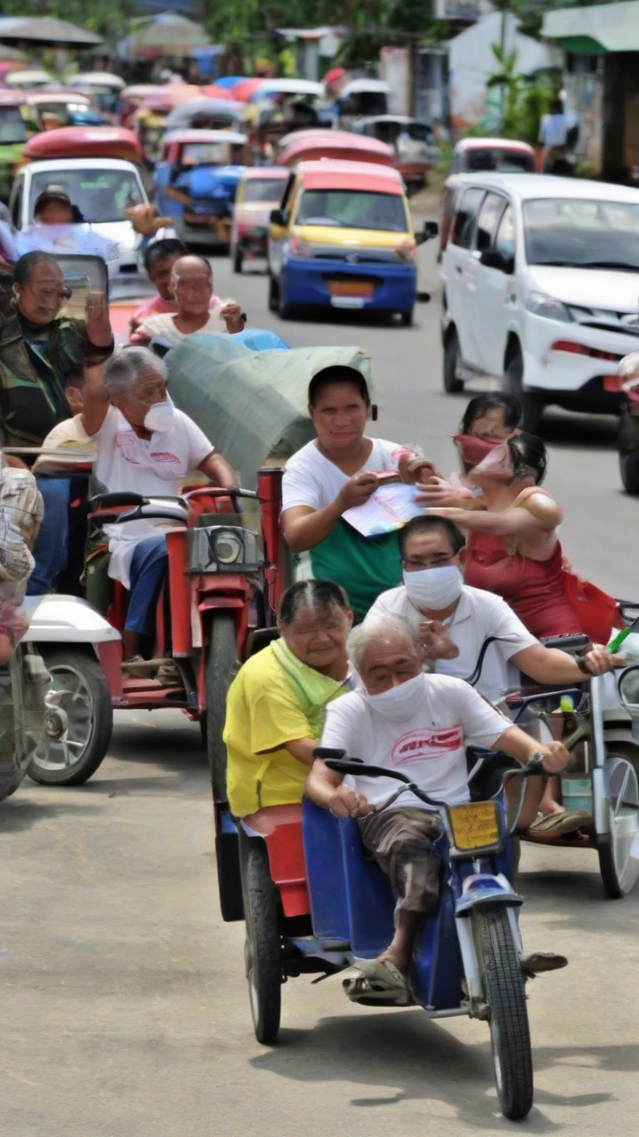 DSWD Over 8,000 tricycle drivers, operators in Caraga get cash aid