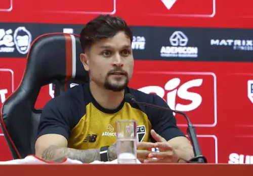 Artur busca retomar confiança e propõe versatilidade ao São Paulo