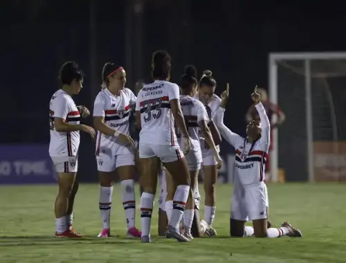 São Paulo conquista virada diante do Atlético-MG e se aproxima da liderança no Brasileirão feminino