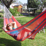 Lisa bronze dans le hamac à la vue des voisins 07