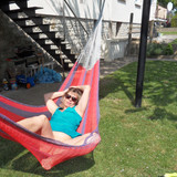 Lisa bronze dans le hamac à la vue des voisins 08